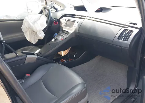 2015 Toyota Prius Four z USA, uszkodzony, nr VIN JTDKN3DUXF1927566